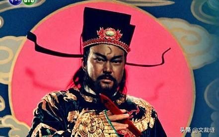 包拯吃瓜给钱的故事视频,古代清官的幽默一幕