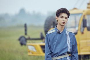 黄明昊不愧是吃瓜达人视频,揭秘娱乐圈幕后，吃瓜达人实力圈粉