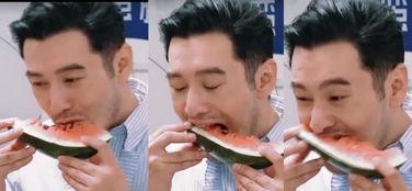 儿童吃瓜不吐籽的视频,小宝贝吃瓜不吐籽萌态十足