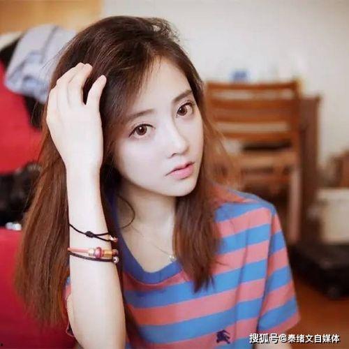 吃瓜少女李丙福视频大全,视频大全里的欢乐时光