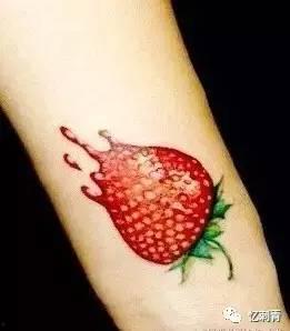 纹身的女的吃瓜视频大全,揭秘娱乐圈幕后故事